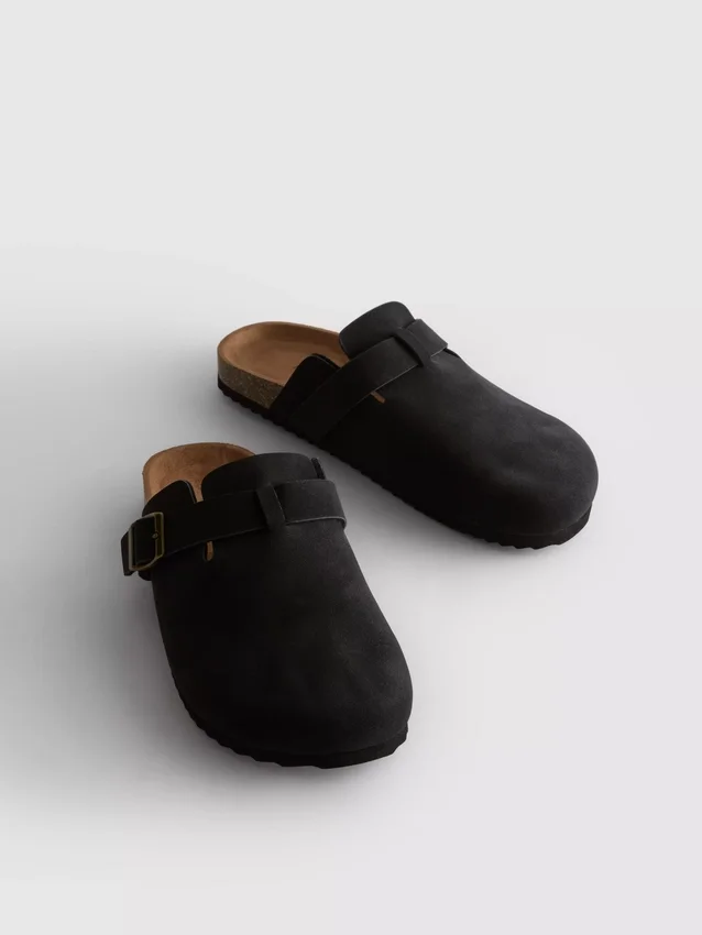 Mule-pantoffels met gesloten teen
