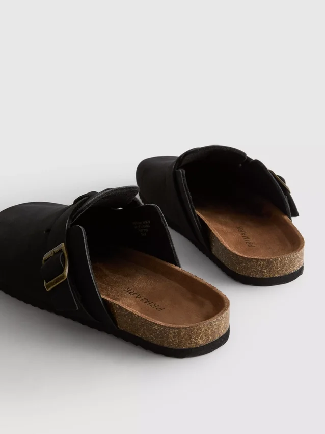 Mule-pantoffels met gesloten teen