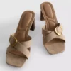Mule-sandalen met blokhak en gesp