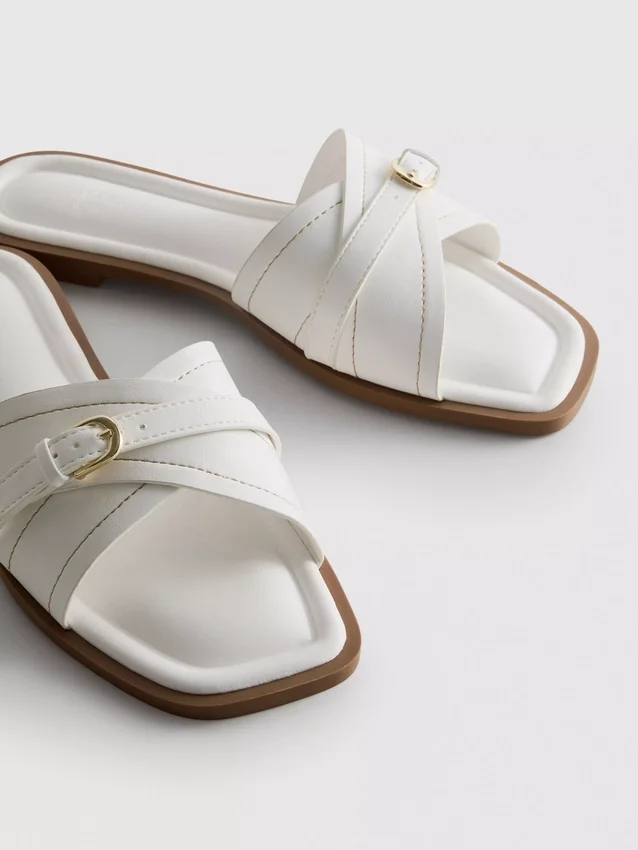 Mule-sandalen met gesp