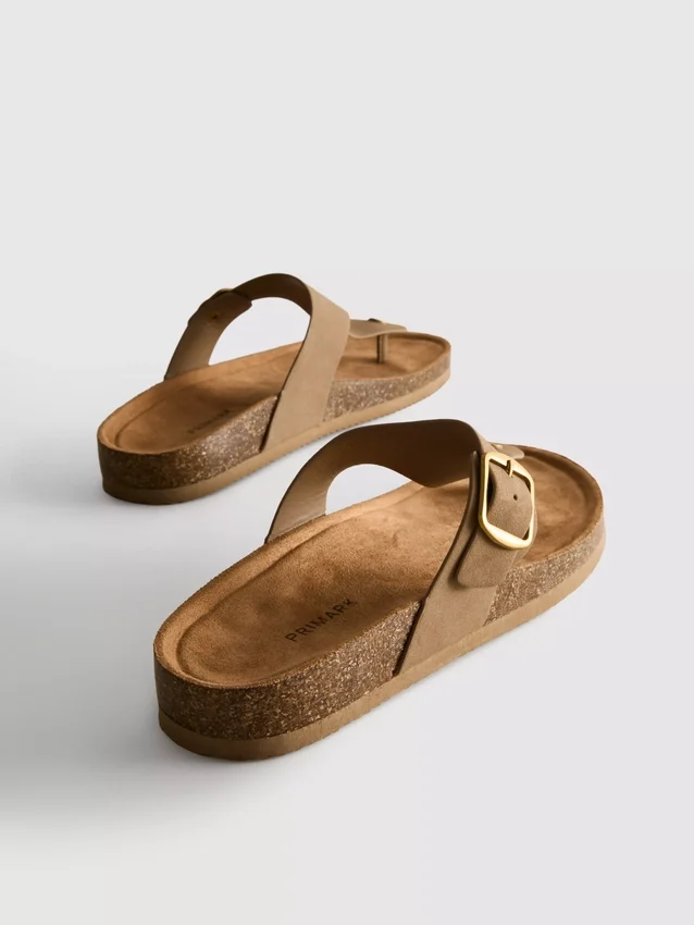 Mule-sandalen met T-band en gesp