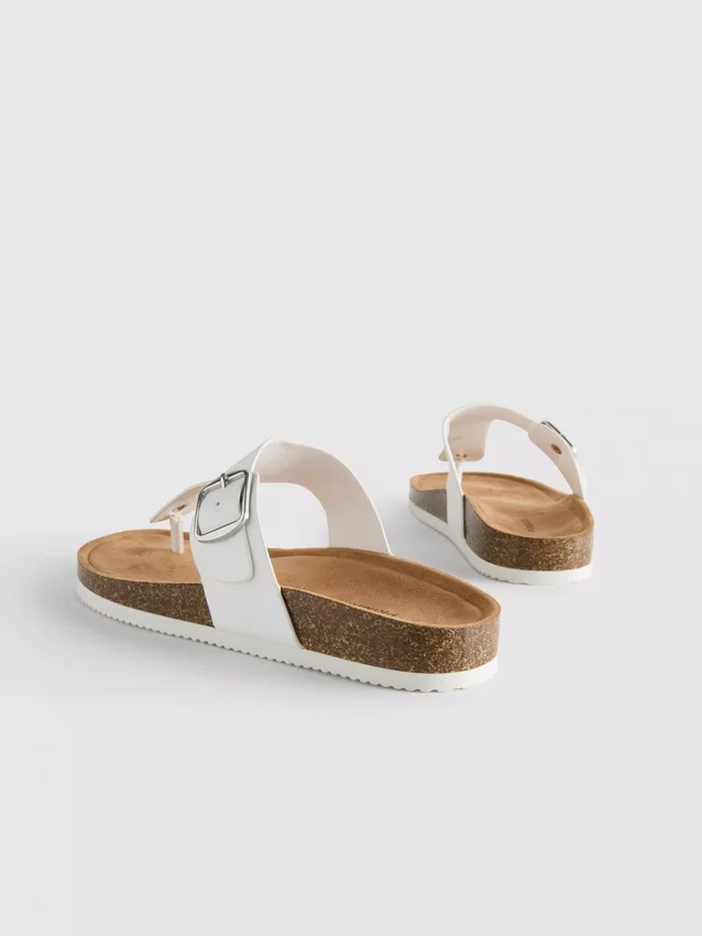 Mule-sandalen met T-band en gesp