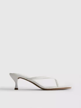 Mule-sandalen met teenriempje en hakken