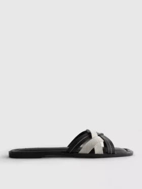 Mules met geweven bandjes