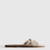 Mules met geweven bandjes