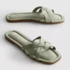 Mules met geweven bandjes