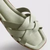 Mules met geweven bandjes