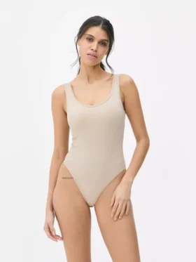 Naadloze geribde bodysuit