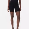 Naadloze shorts die je billen liften