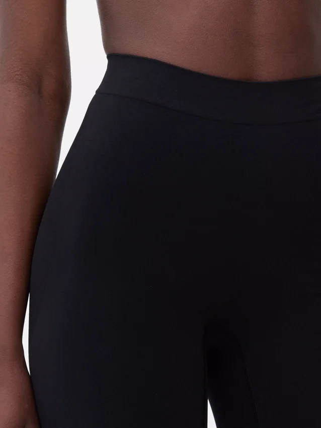 Naadloze shorts die je billen liften