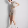 Naadloze sportshort met gekruiste tailleband