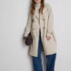 Onmisbare trenchcoat met riem