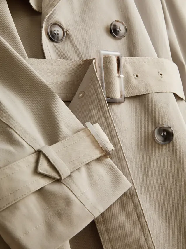 Onmisbare trenchcoat met riem