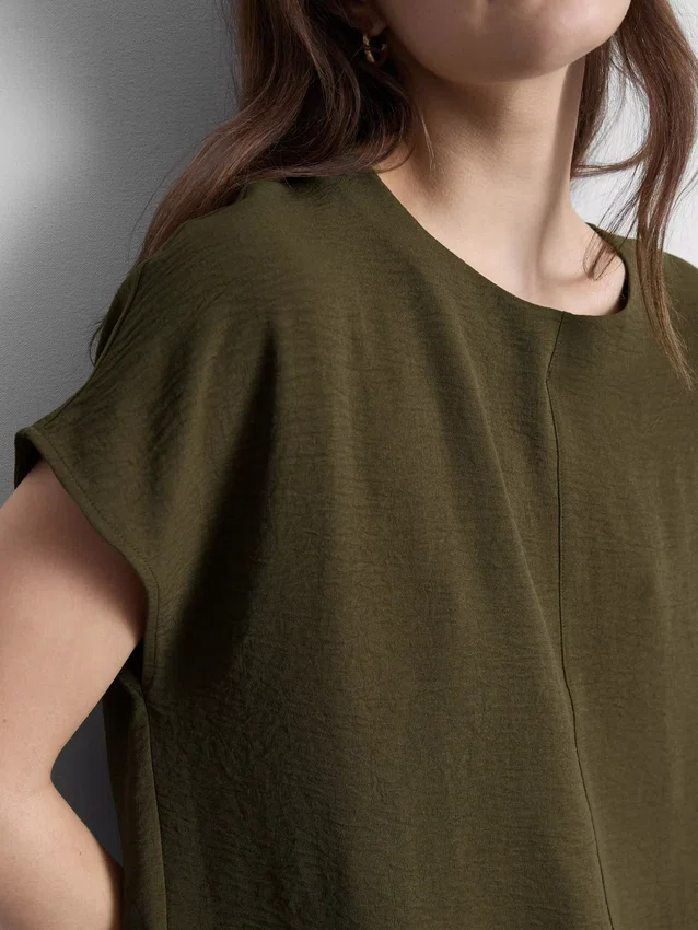 Ontspannen T-shirt met ronde hals en luchtdoorlatend ontwerp