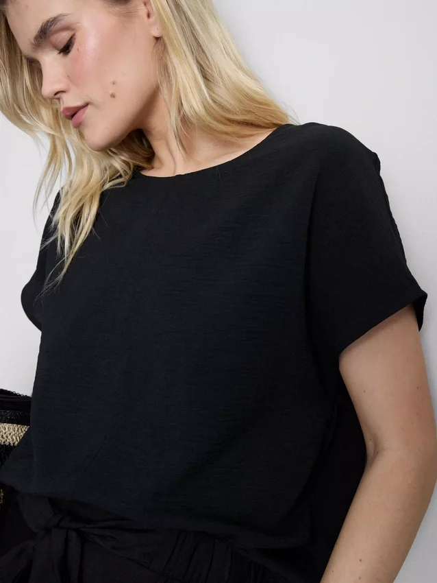 Ontspannen T-shirt met ronde hals en luchtdoorlatend ontwerp