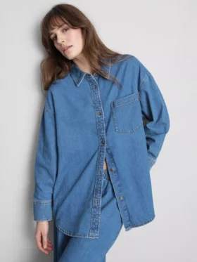 Overhemd van katoenen denim met knopen en een relaxte pasvorm