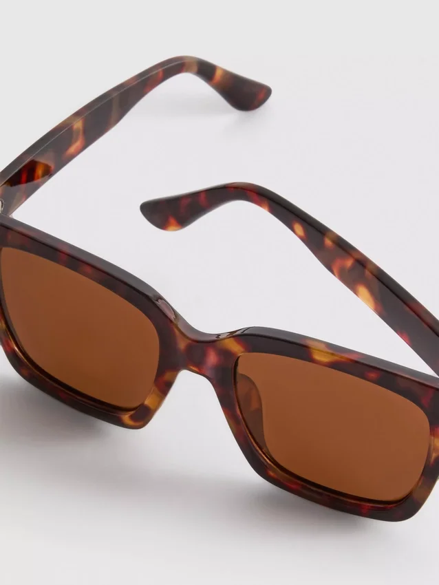 Oversized cat-eye zonnebril