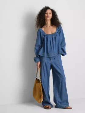 Paula Echevarría denim top met pofmouwen