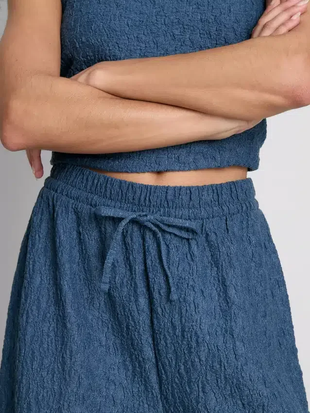 Paula Echevarría gekreukte broek met wijde pijpen