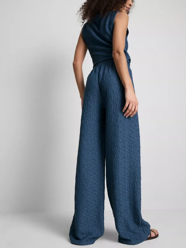 Paula Echevarría gekreukte broek met wijde pijpen