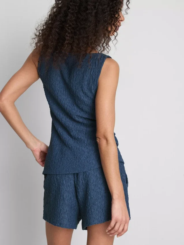 Paula Echevarría gerimpelde tanktop met kreukeffect