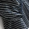 Paula Echevarría gestreepte seersuckerblouse met pofmouwen