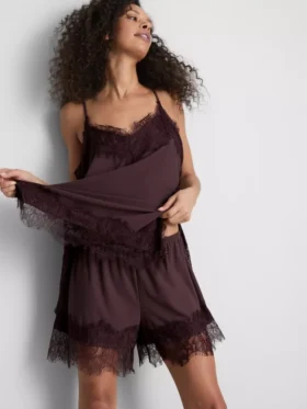 Paula Echevarría korte Shorts met kanten rand