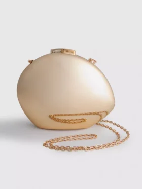 Paula Echevarría metallic ovale crossbodytas