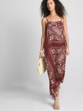 Paula Echevarría midi-jurk met paisleypatroon