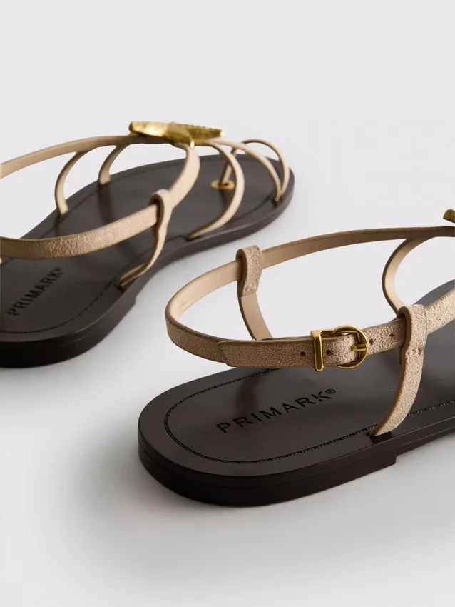 Paula Echevarría sandalen met bandjes en zeesterren