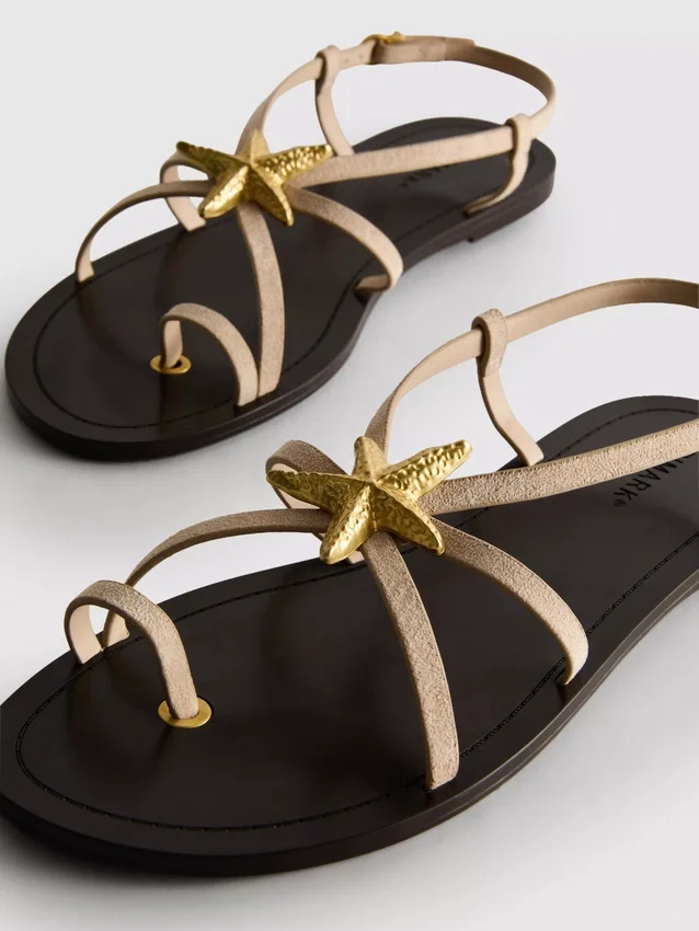 Paula Echevarría sandalen met bandjes en zeesterren