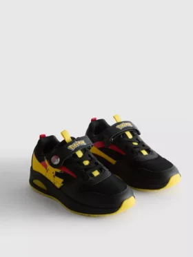 Pokémon-sneakers met licht