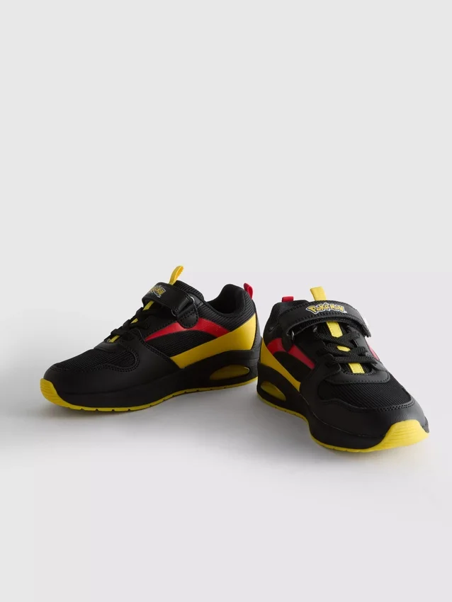 Pokémon-sneakers met licht