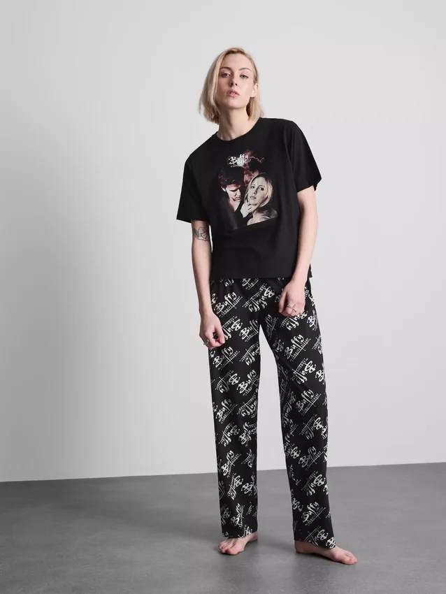 Pyjama's met print van Buffy the Vampire Slayer