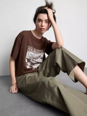 Rechthoekig katoenen T-shirt met print