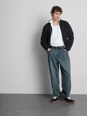 Relaxte jeans met middelhoge taille en rechte pijpen
