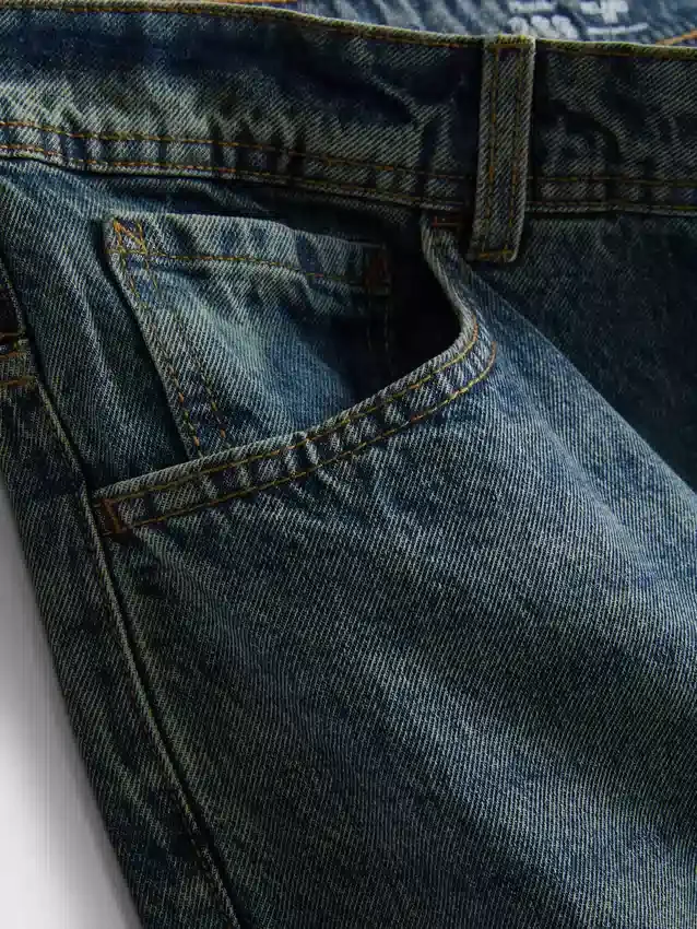 Relaxte jeans met middelhoge taille en rechte pijpen