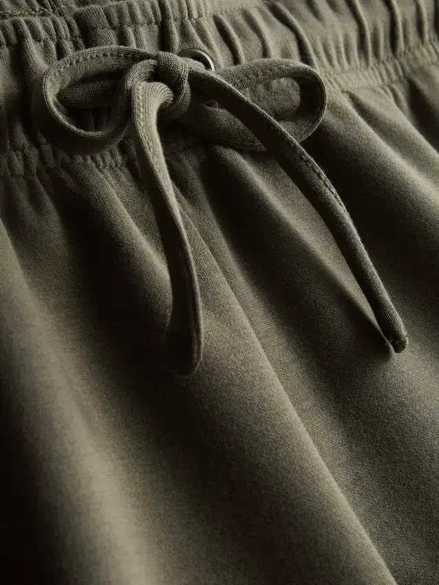 Relaxte short van een modalmix