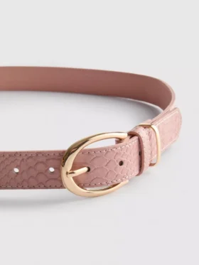 Riem van imitatieleer met structuur