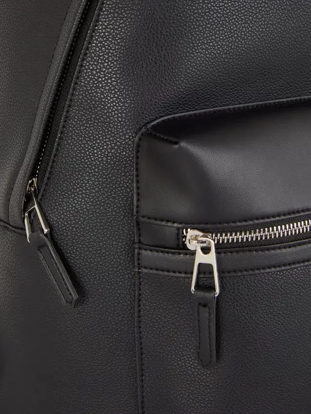 Rugzak van kunstleer