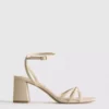 Sandalen met bandjes en blokhakken