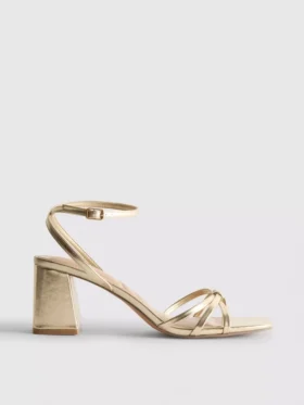 Sandalen met bandjes en blokhakken
