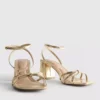 Sandalen met bandjes en blokhakken
