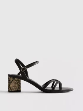 Sandalen met bandjes en geweven blokhak
