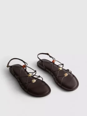 Sandalen met bandjes en kralen