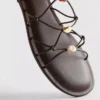 Sandalen met bandjes en kralen