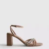 Sandalen met bandjes en strass op hakken