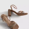 Sandalen met bandjes en strass op hakken