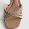 Sandalen met bandjes en strass op hakken
