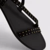 Sandalen met bandjes en studs